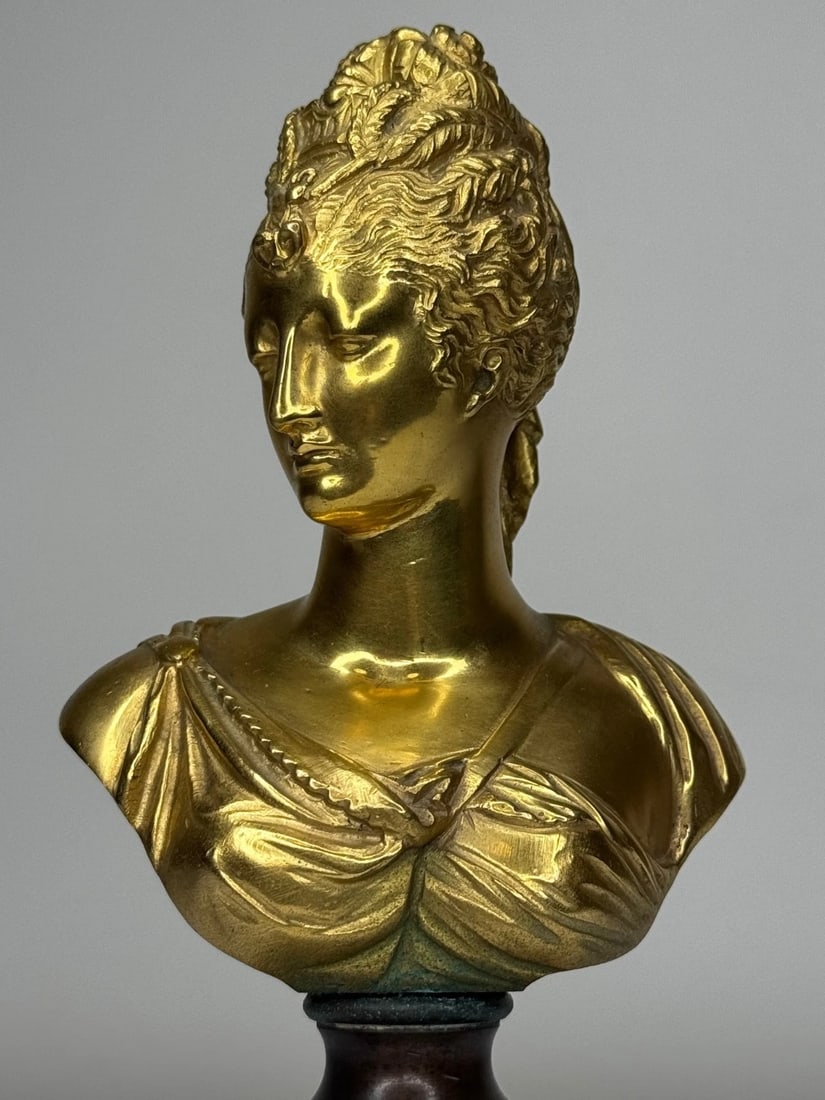 Parisian Bronze Bust of Marie Antoinette In the Manner of Mathurin Moreau c1880 - 5