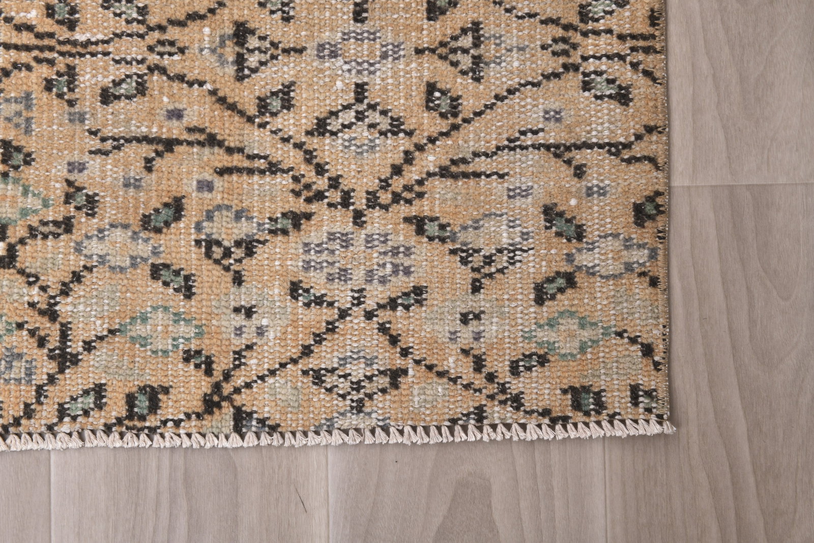 5'10'' x 9'4'' Turkish Vintage Runner Rug - 242465 - 9