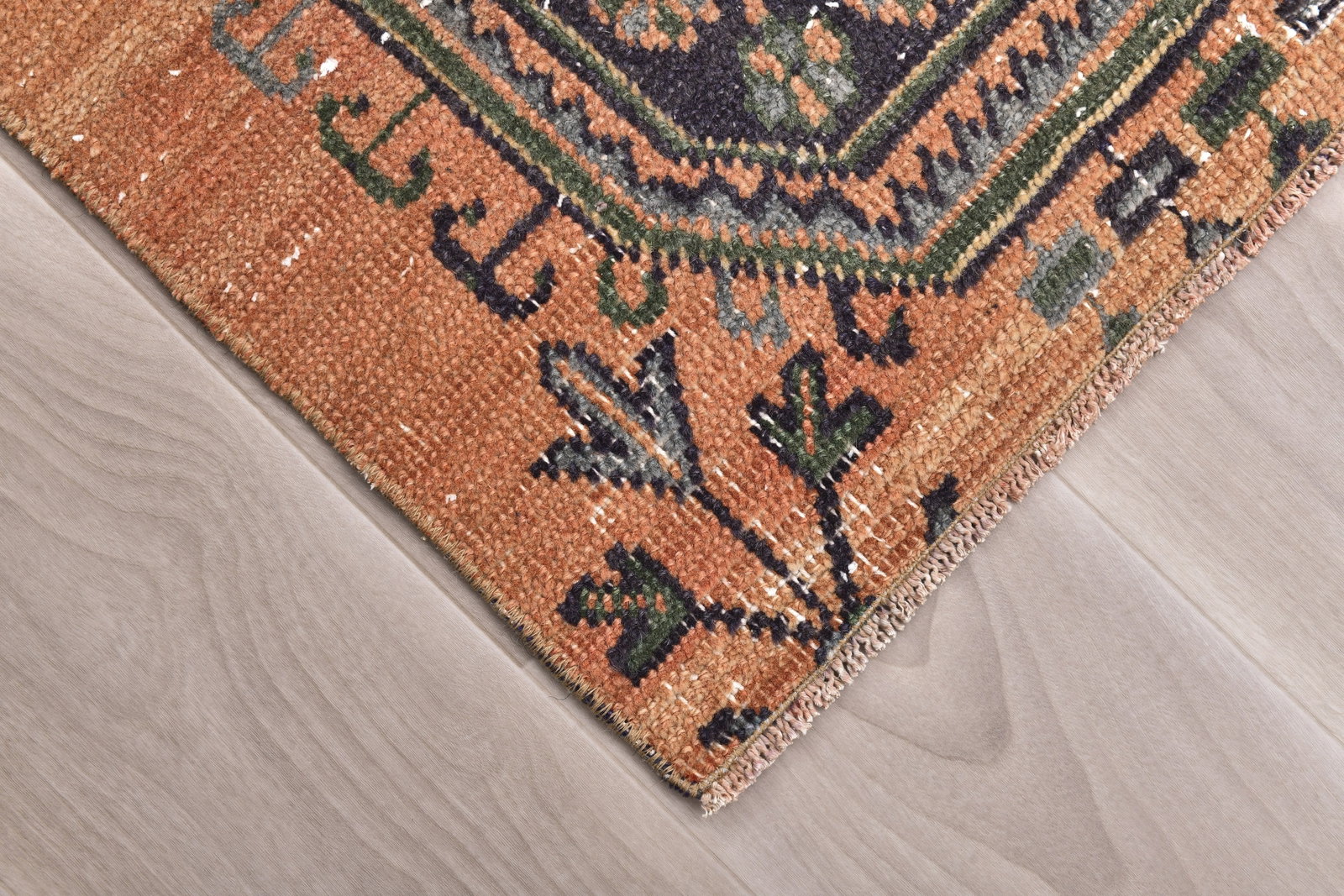 2'3'' x 9'8'' Turkish Vintage Runner Rug - 242363 - 7