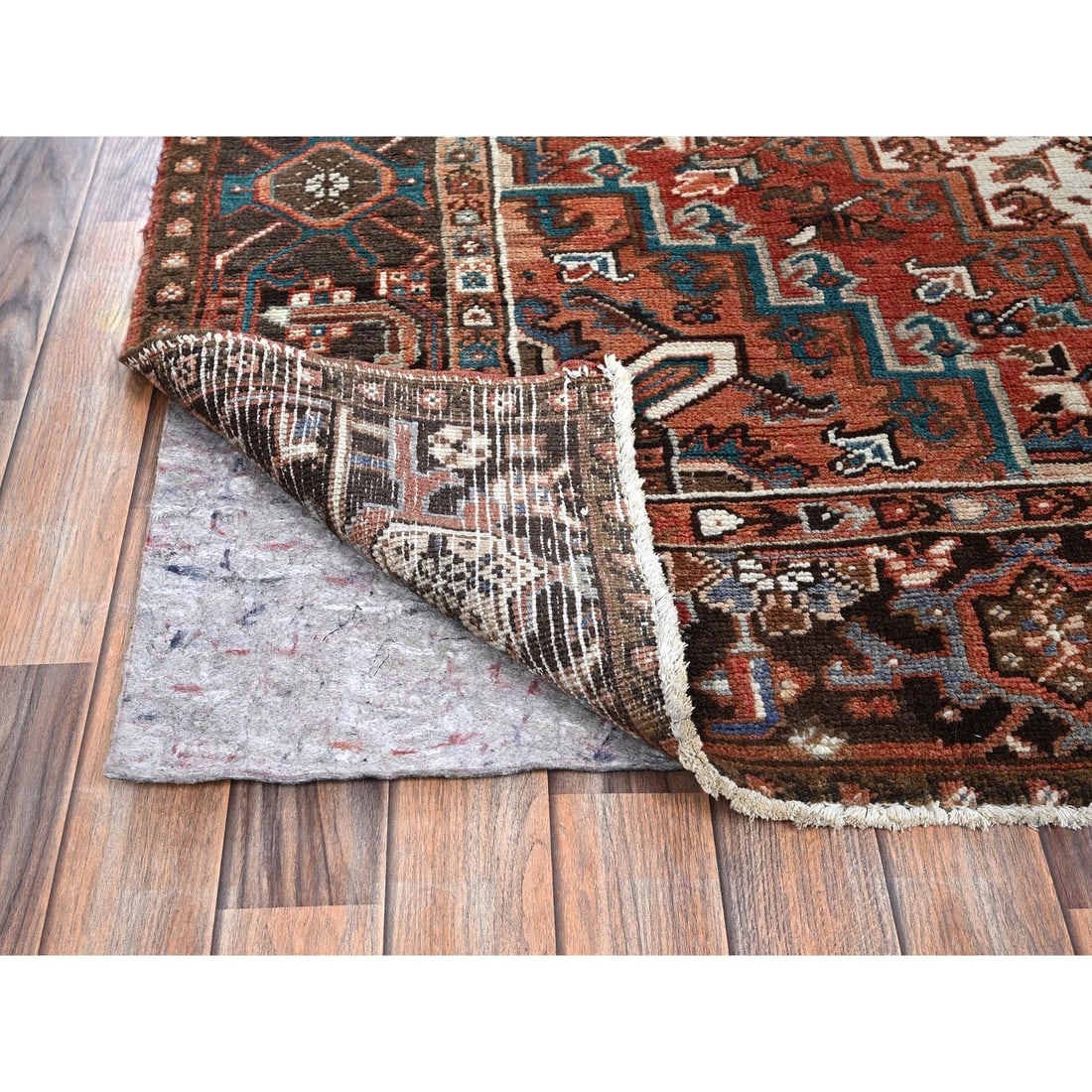 Red Vintage Persian Heriz with Medallion Design Hand Knotted Wool Rug - 4