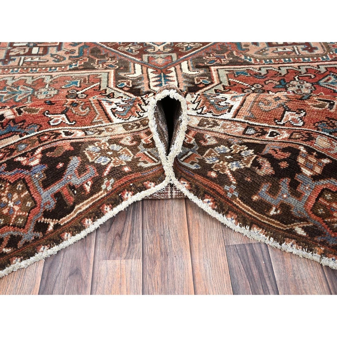 Red Vintage Persian Heriz with Medallion Design Hand Knotted Wool Rug - 5