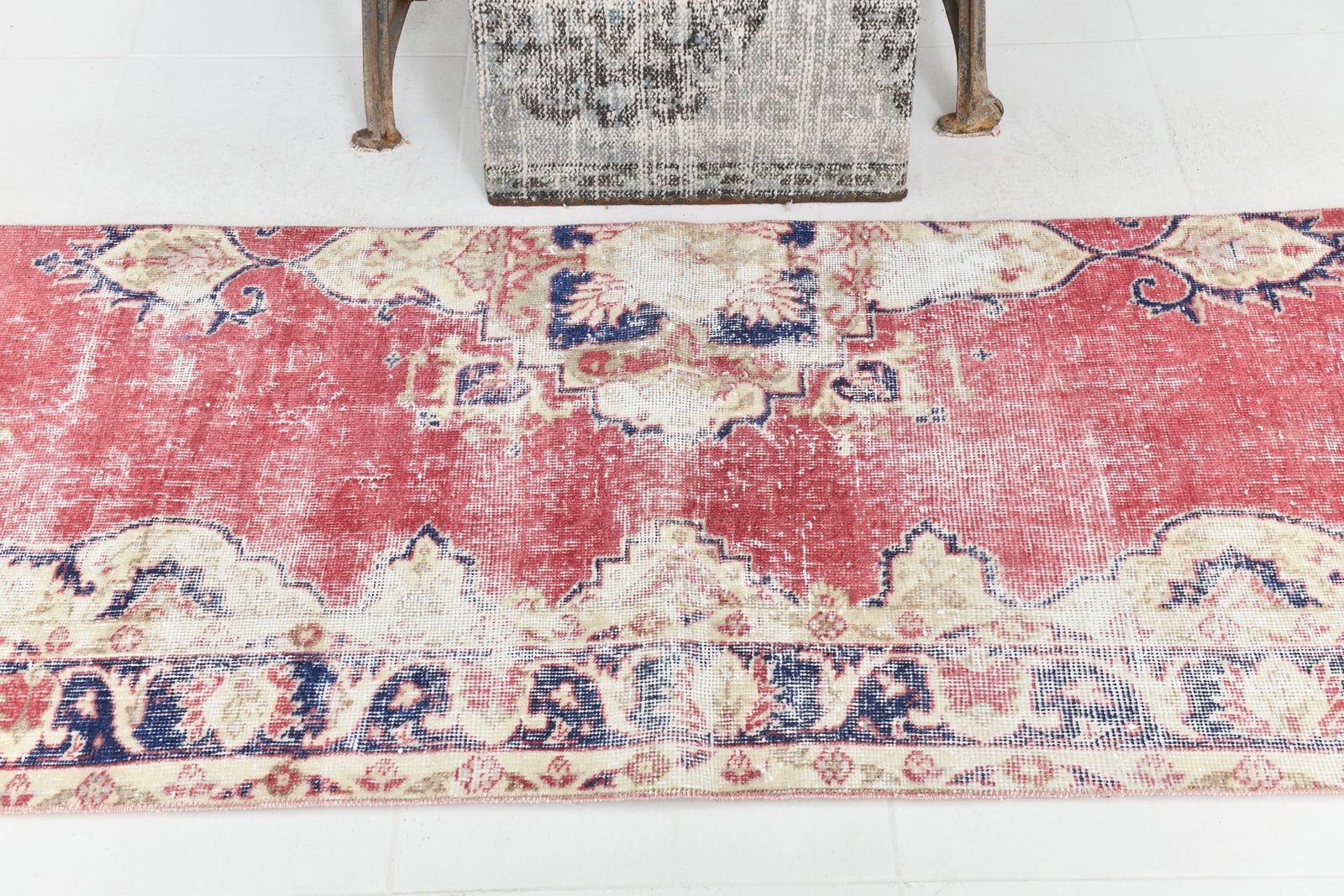 2'6'' x 7'11'' Vintage Wool Runner Rug - 23518 - 3