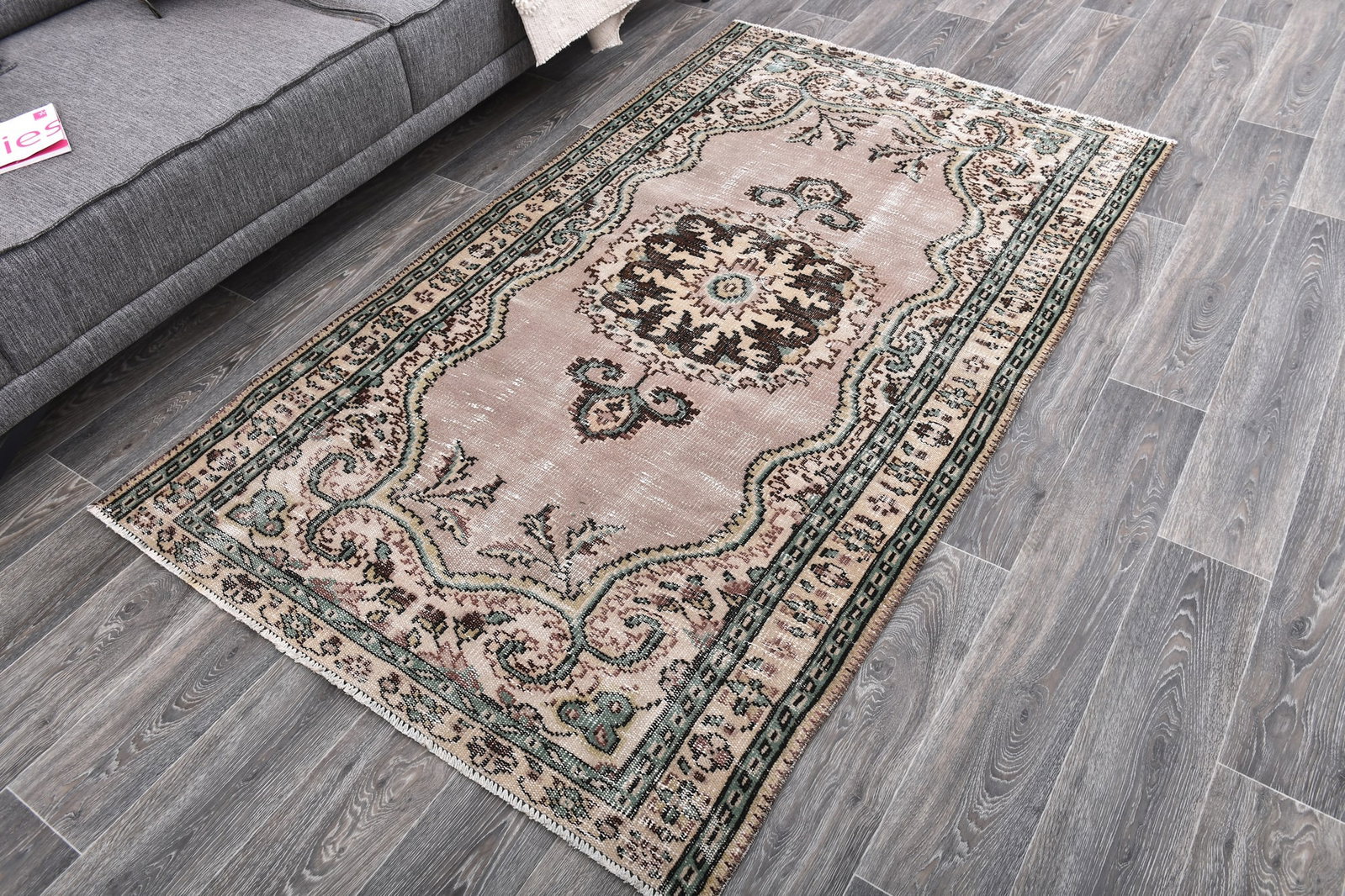 3'11'' x 6'6'' Handmade Vintage Wool Rug - 243933 - 2