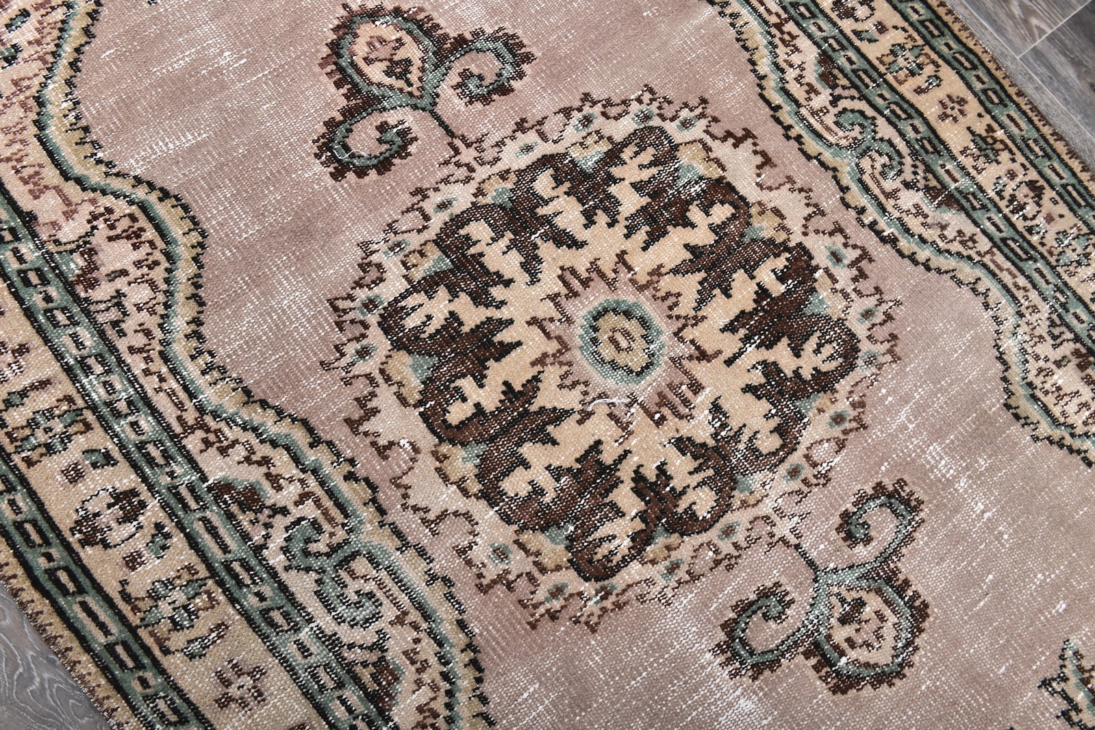 3'11'' x 6'6'' Handmade Vintage Wool Rug - 243933 - 4