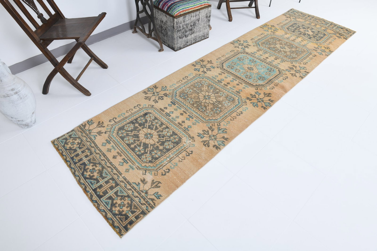 2'9'' x 10'9'' Turkish Vintage Runner Rug - 17878 - 4
