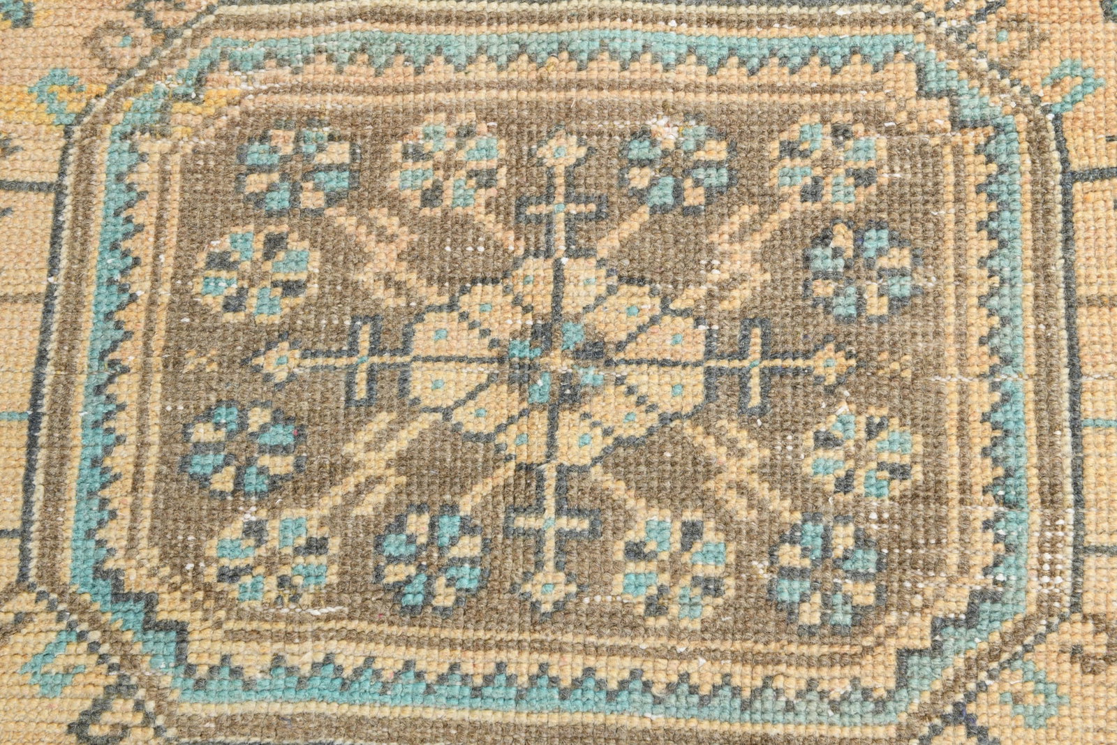 2'9'' x 10'9'' Turkish Vintage Runner Rug - 17878 - 8