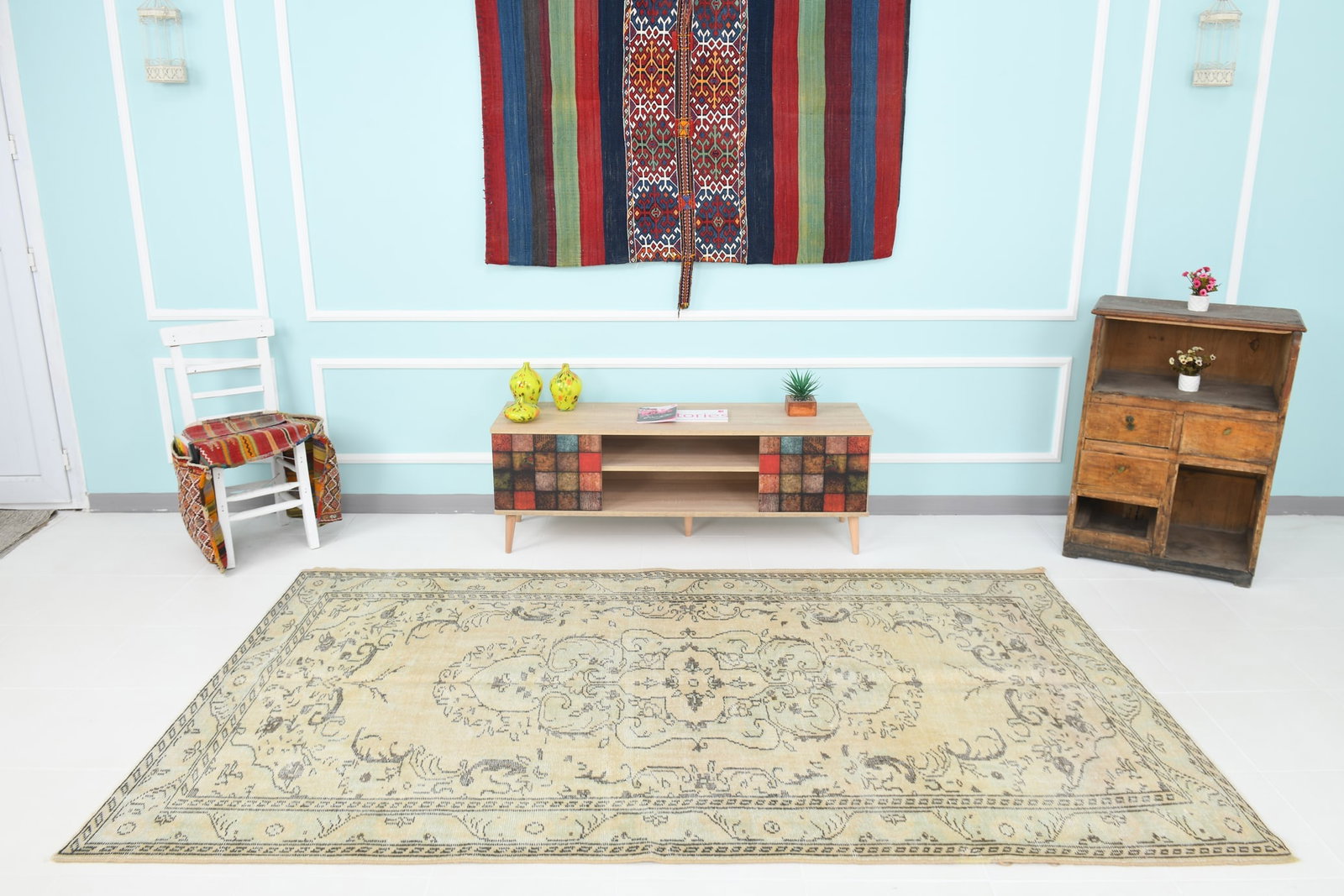 5'6'' x 9'1'' Decorative Vintage Rug - 1959 - 2
