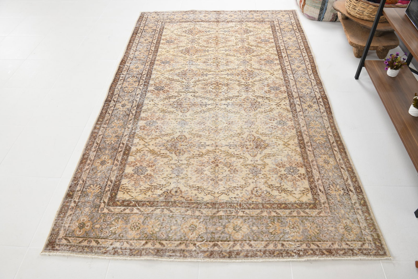 5'2'' x 8'3'' Handmade Vintage Wool Rug - 5416 - 5