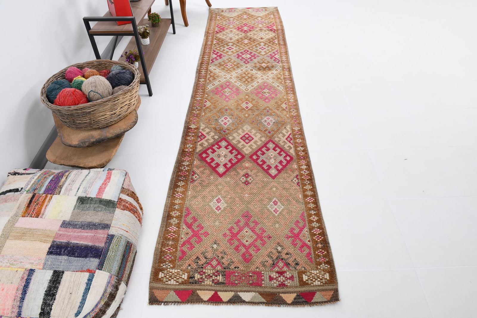 2'8'' x 11'3'' Handmade Vintage Wool Rug - 19005 - 4