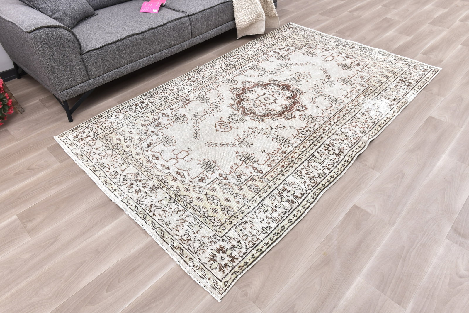 4'11'' x 8'2'' Handmade Vintage Wool Rug - 242310 - 2