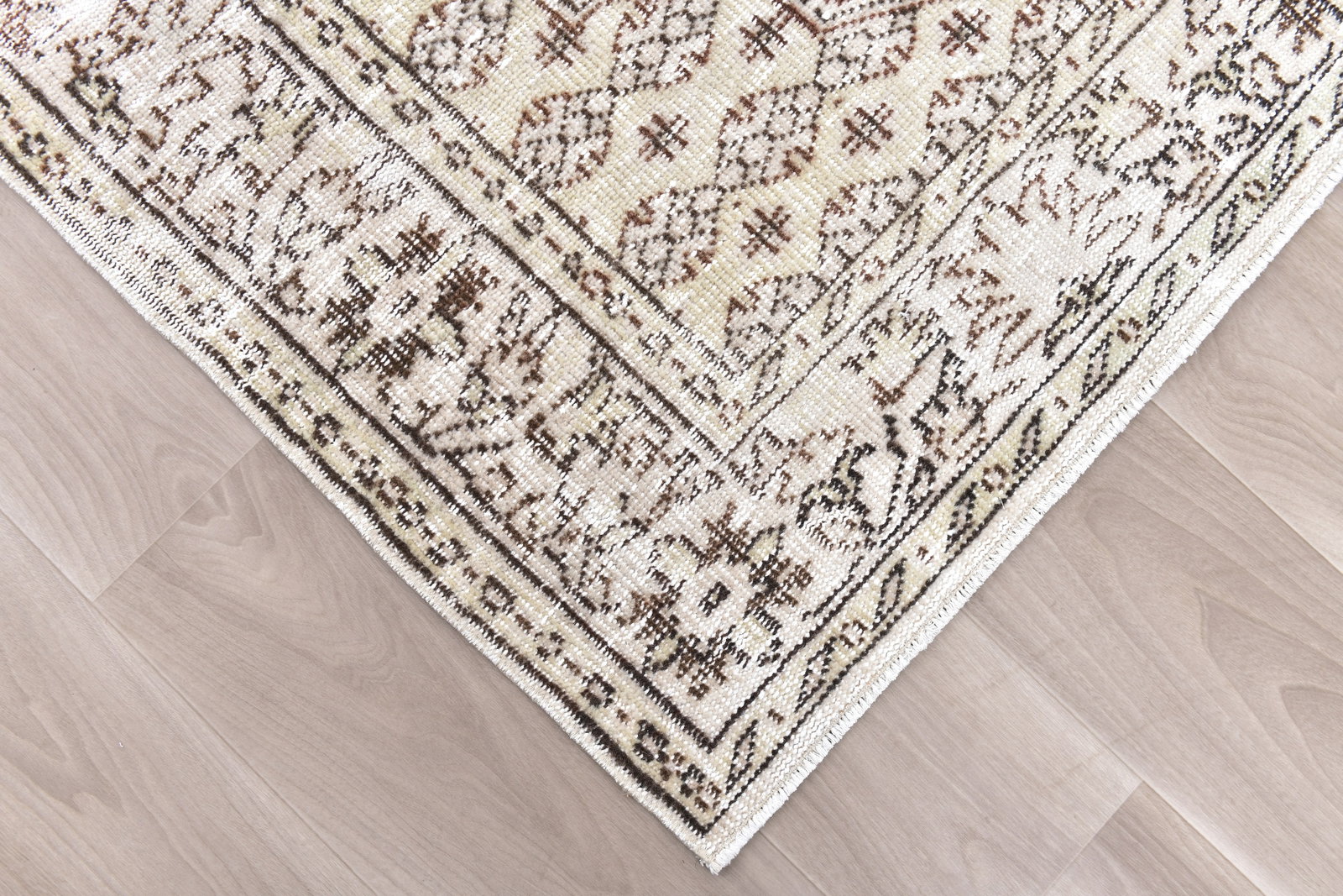 4'11'' x 8'2'' Handmade Vintage Wool Rug - 242310 - 7