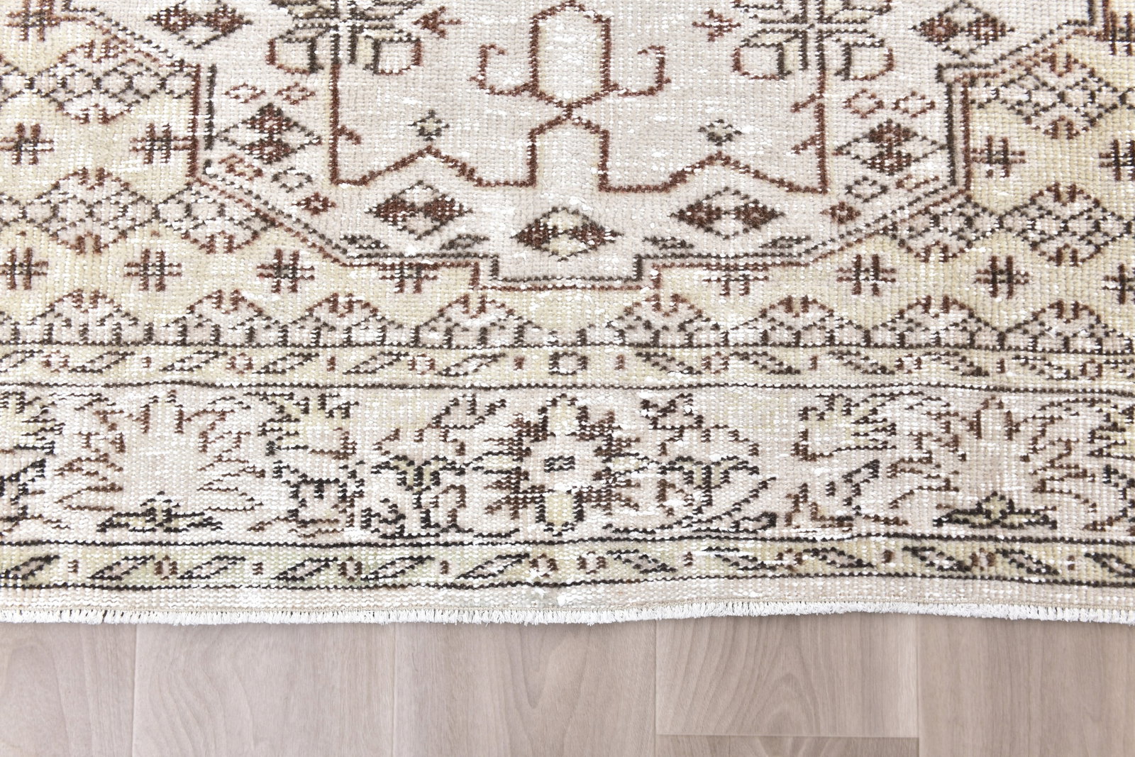 4'11'' x 8'2'' Handmade Vintage Wool Rug - 242310 - 9