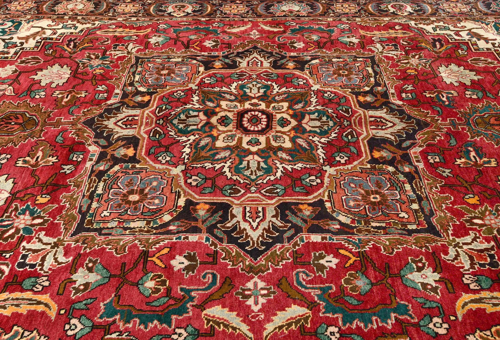 Vintage Red Floral 8X12 Heriz Persian Rug - 8