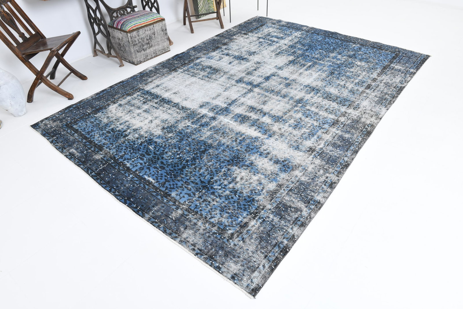 6'11'' x 10'2'' Handmade Vintage Wool Rug - 6594 - 4