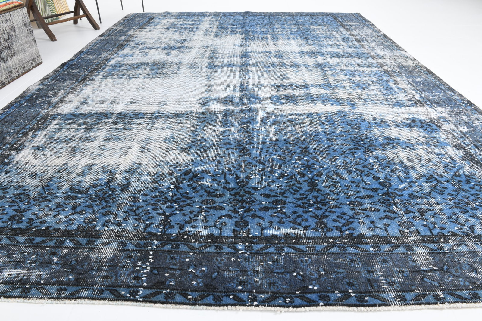 6'11'' x 10'2'' Handmade Vintage Wool Rug - 6594 - 6