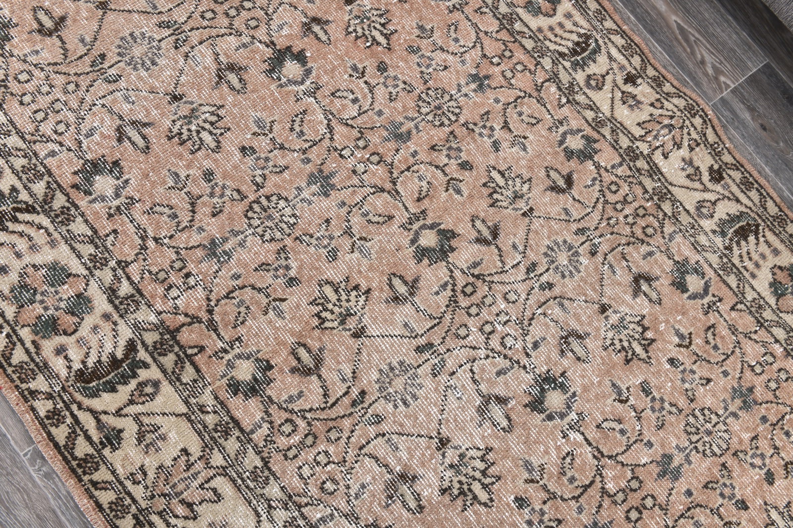 3'8'' x 6'9'' Handmade Vintage Wool Rug - 243982 - 4