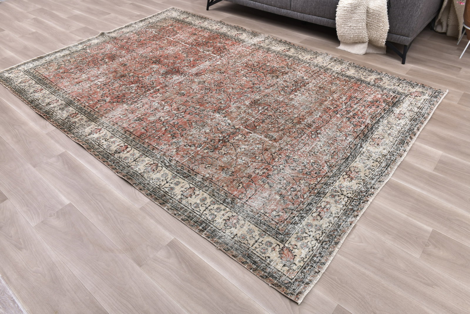 6'8'' x 9'10'' Handmade Vintage Wool Rug - 242336 - 2