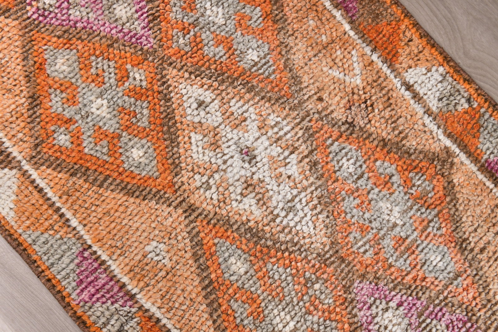 2'5'' x 13'3'' Handmade Vintage Wool Rug - 242509 - 4