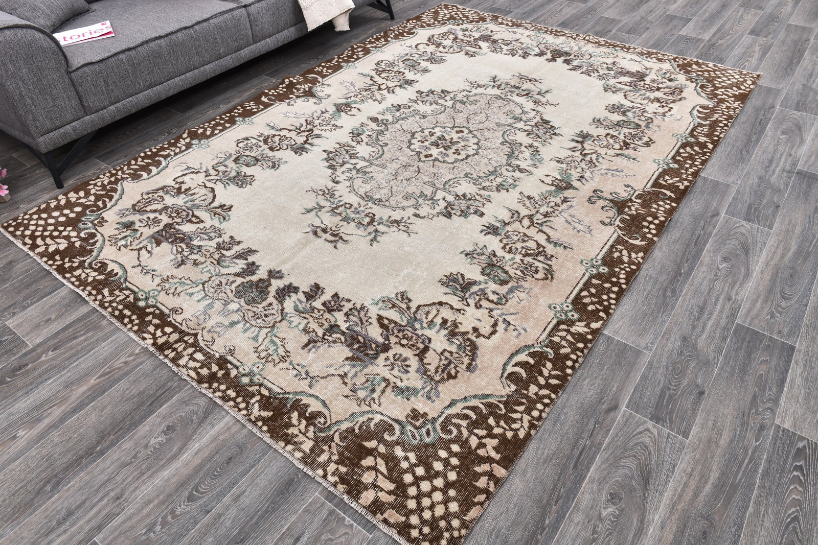 6'7'' x 9'7'' Handmade Vintage Wool Rug - 243978 - 2