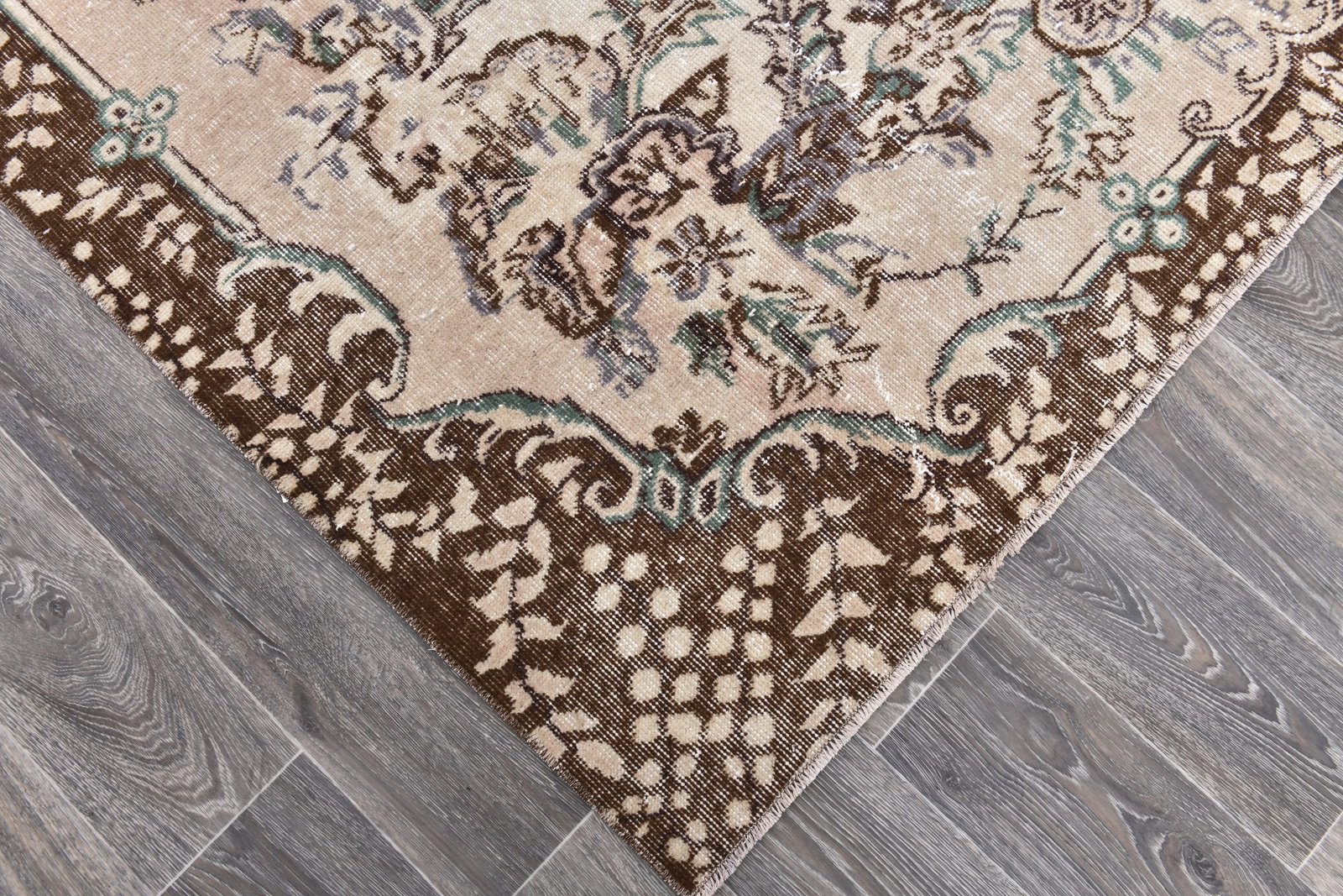 6'7'' x 9'7'' Handmade Vintage Wool Rug - 243978 - 7