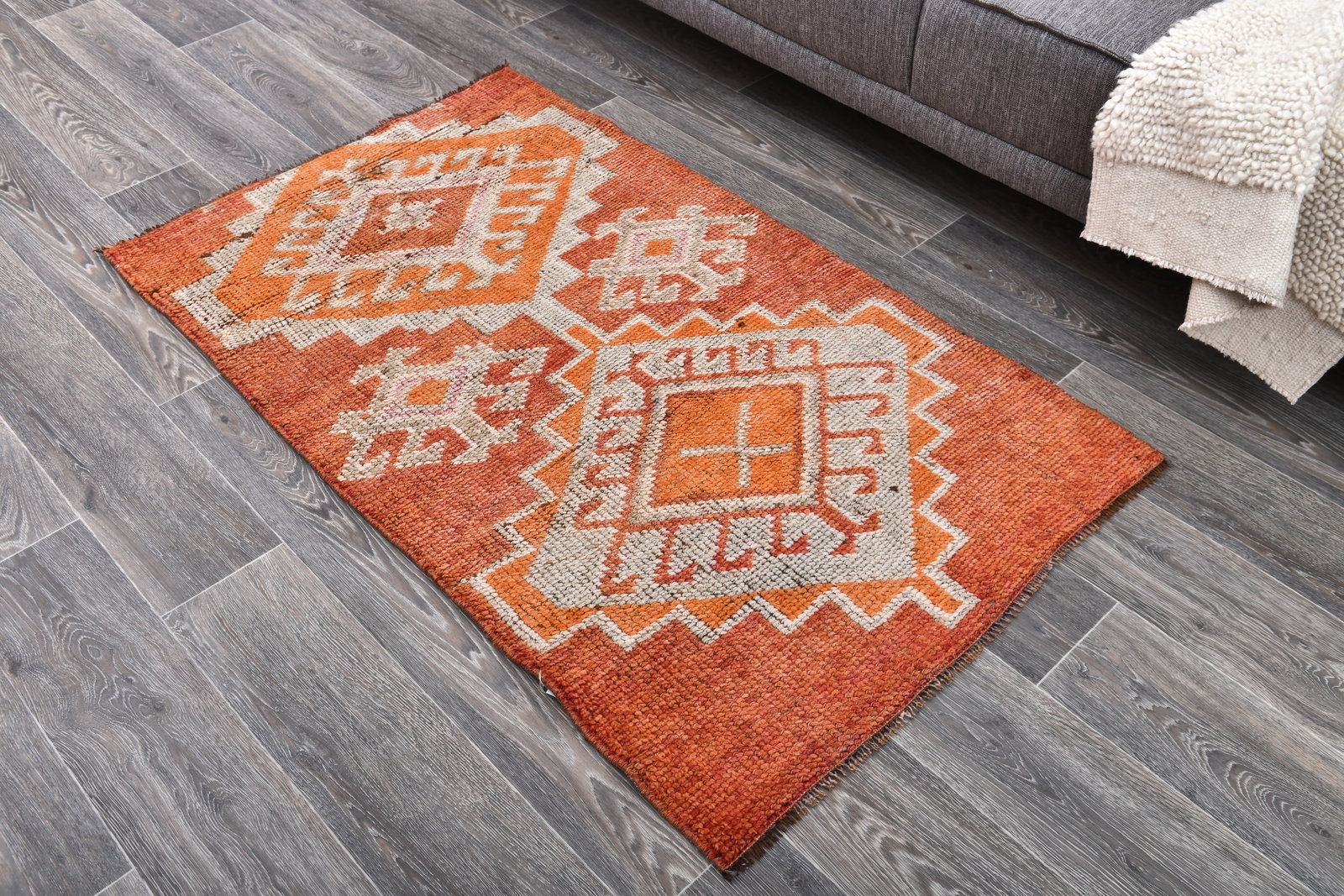 2'8'' x 4'6'' Handmade Vintage Wool Rug - 243801 - 2
