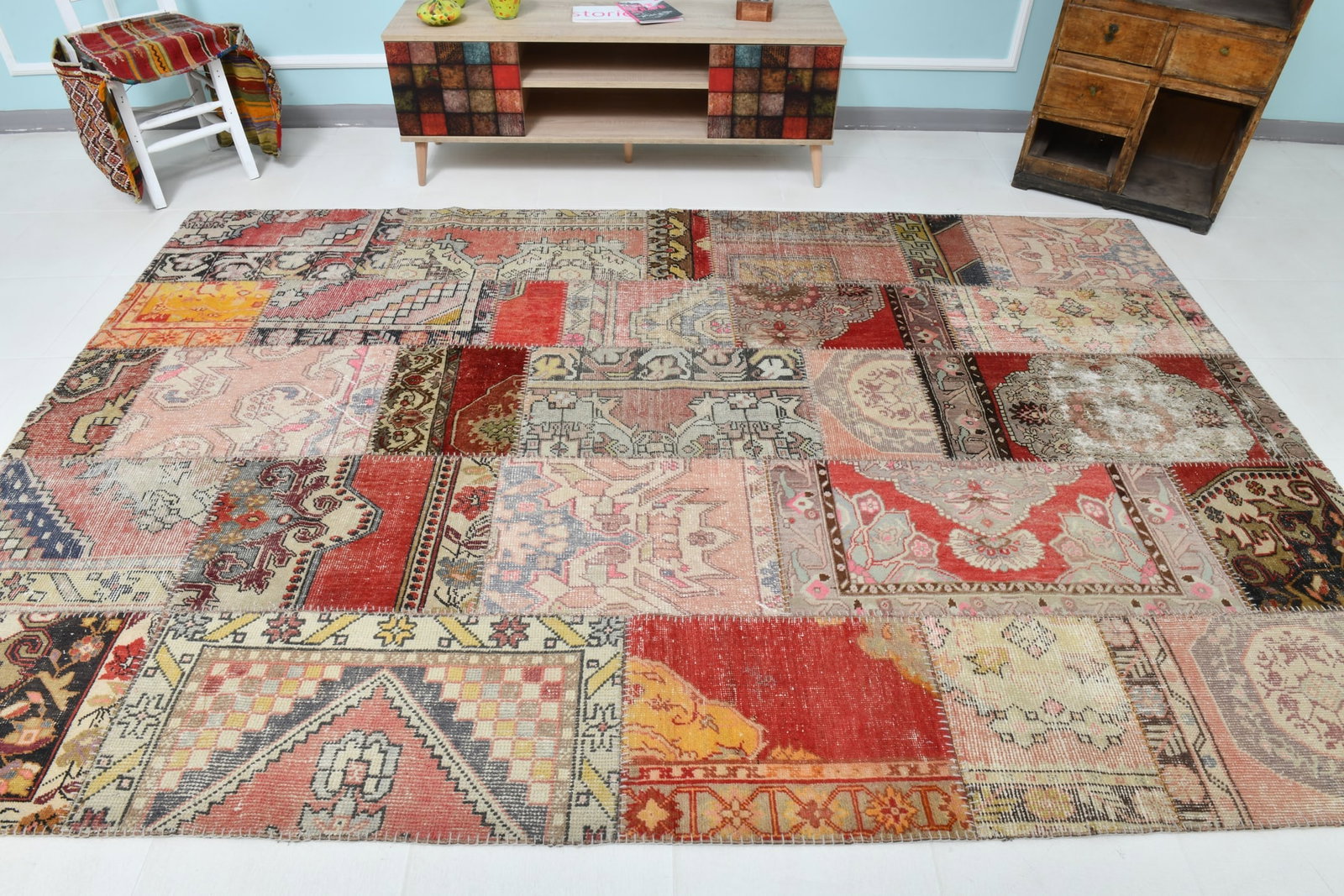 6'8'' x 10'0'' Handmade Vintage Wool Patchwork Rug - 22515 - 3