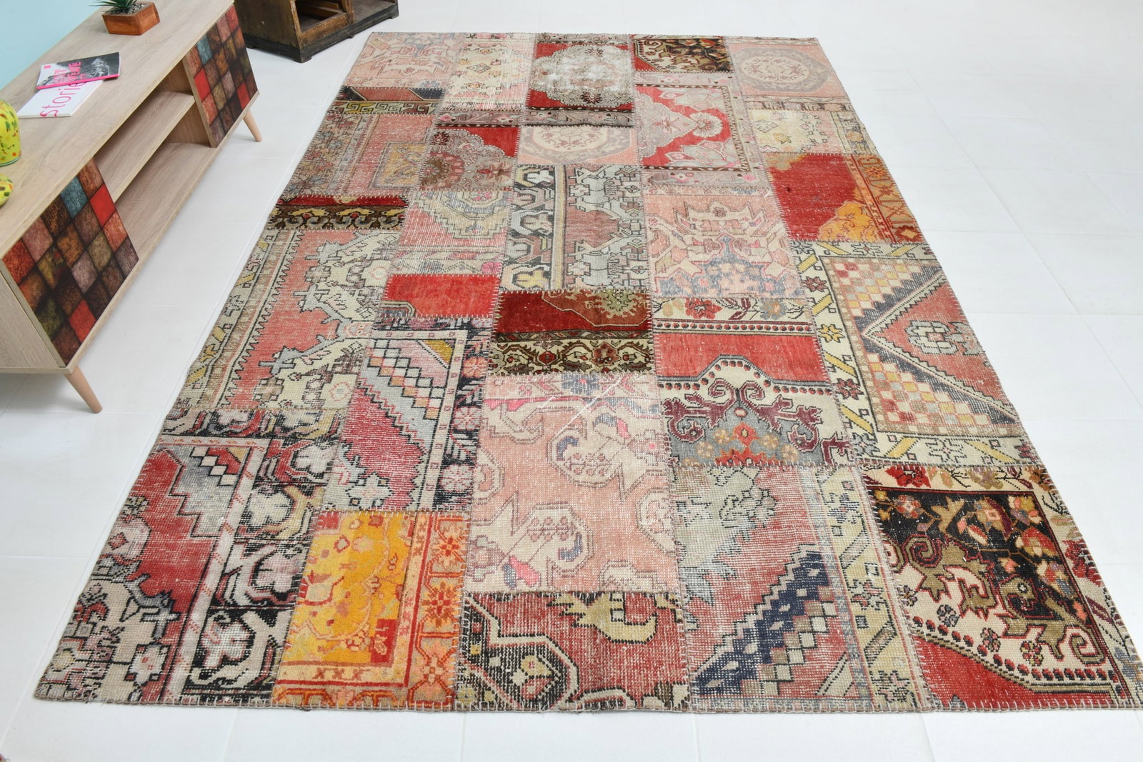 6'8'' x 10'0'' Handmade Vintage Wool Patchwork Rug - 22515 - 5