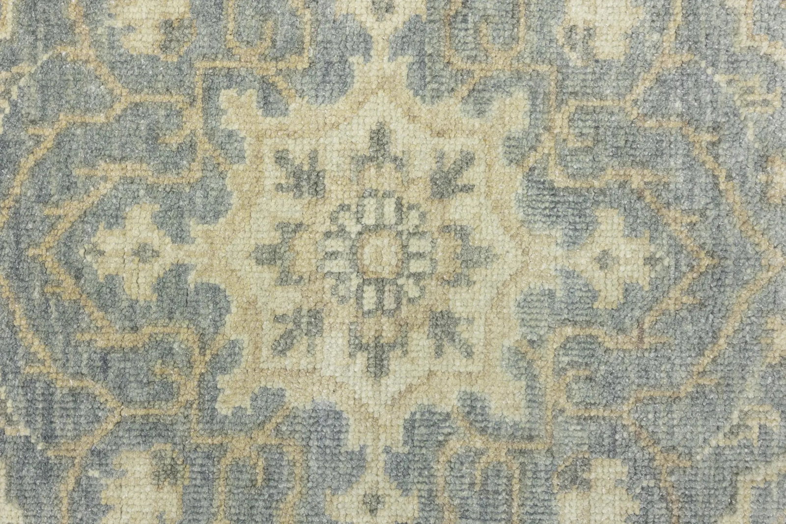 Muted Gray Floral 8X8 Transitional Oriental Round Rug - 9