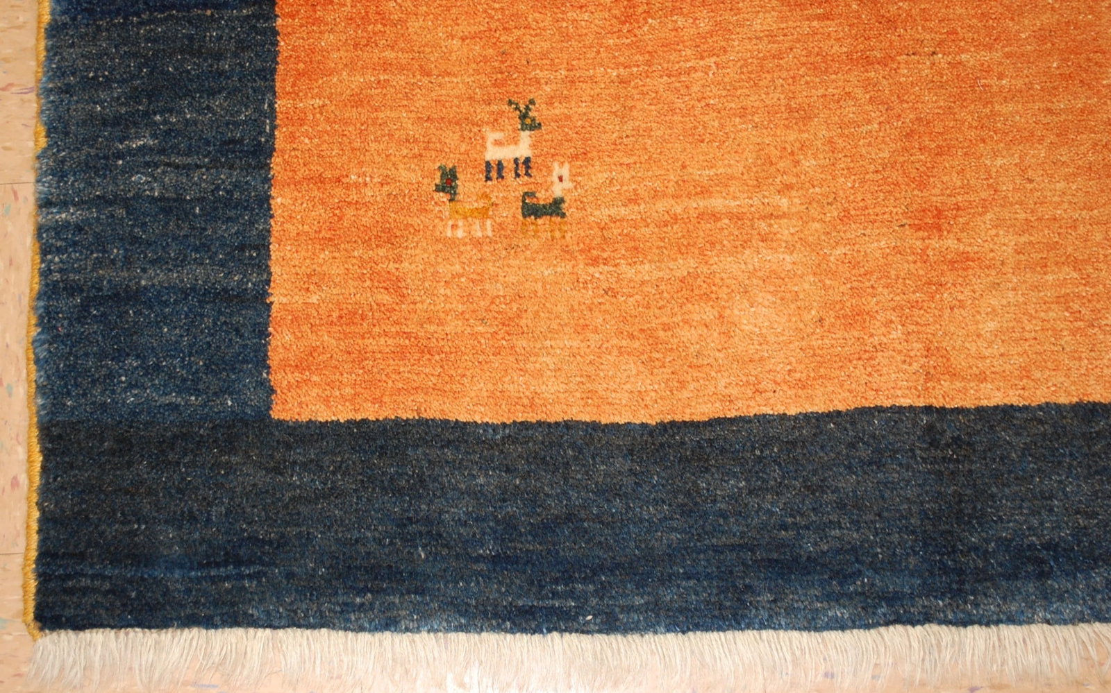 PERSIAN SHIRAZ RUG 4'6" x 5'4" - 4