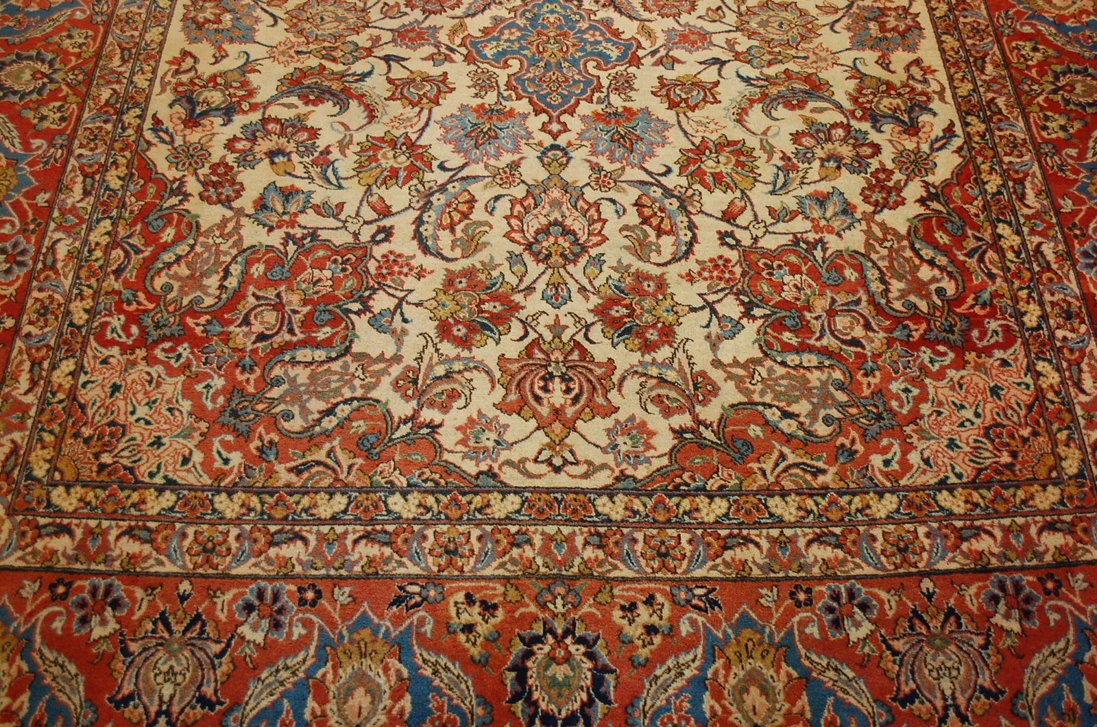 Persian ISFAHAN RUG 7'8" x 11'6" - 7