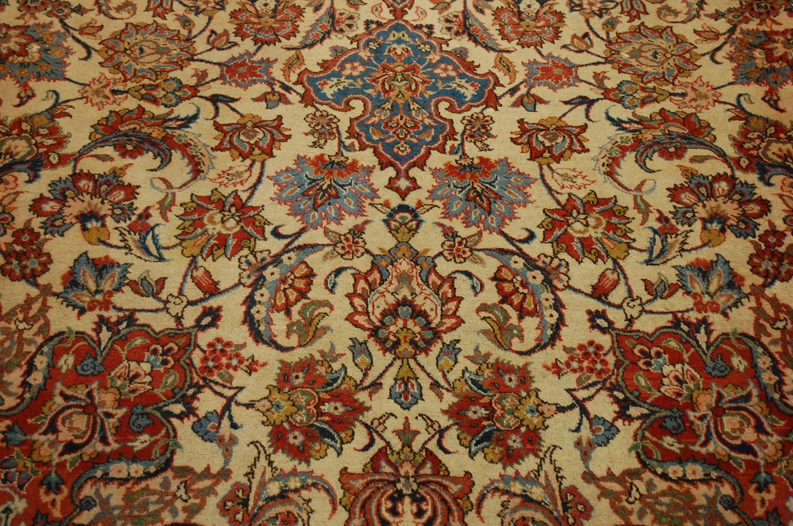 Persian ISFAHAN RUG 7'8" x 11'6" - 8