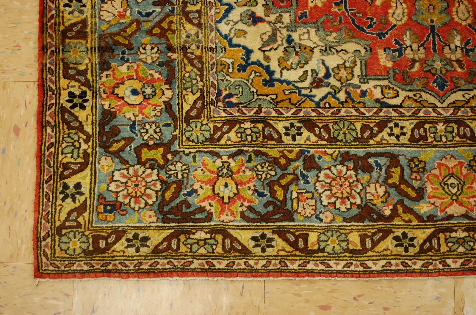 PERSIAN QOME RUG 4' 7" x 6'4" - 3
