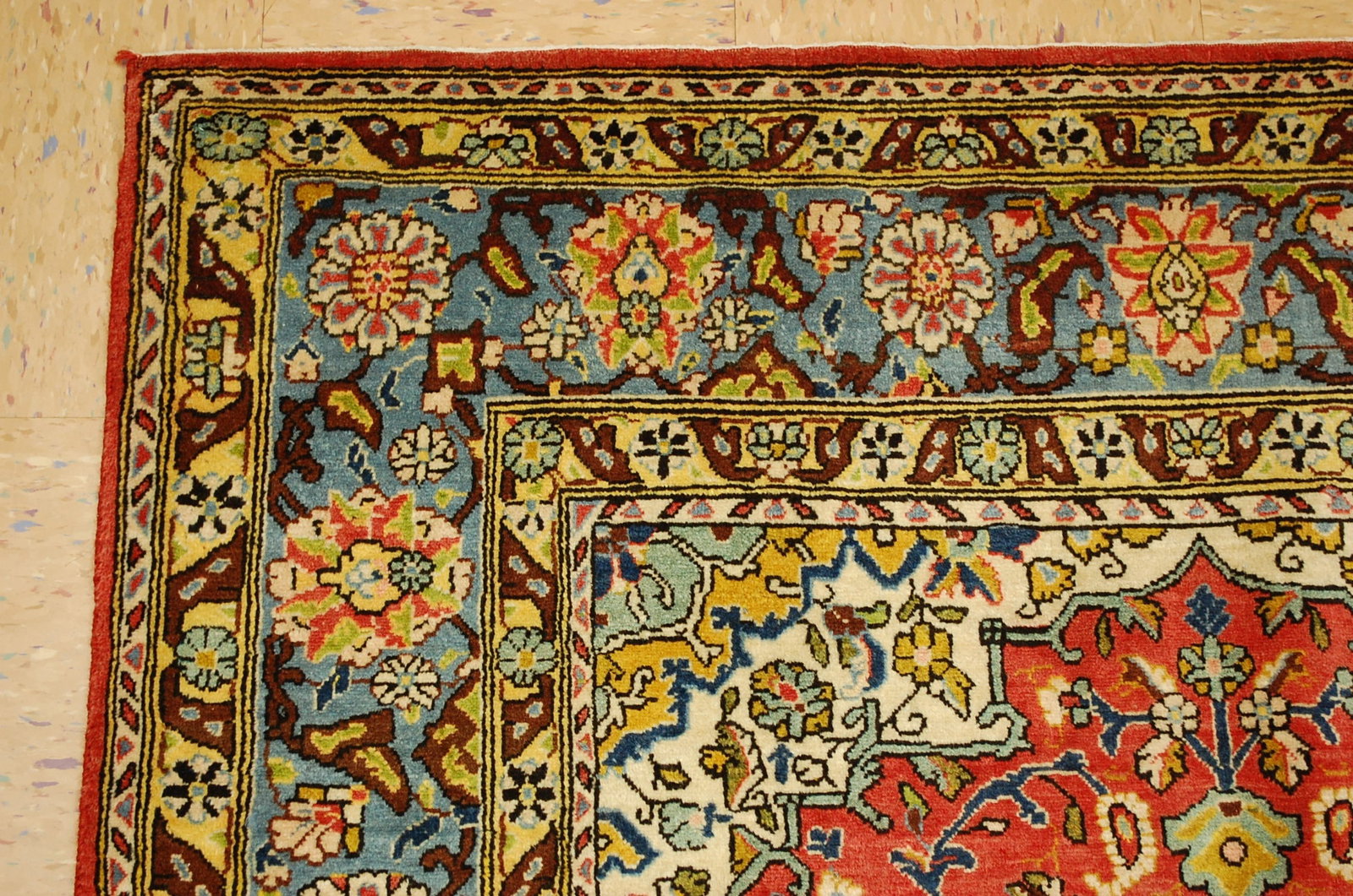 PERSIAN QOME RUG 4' 7" x 6'4" - 4