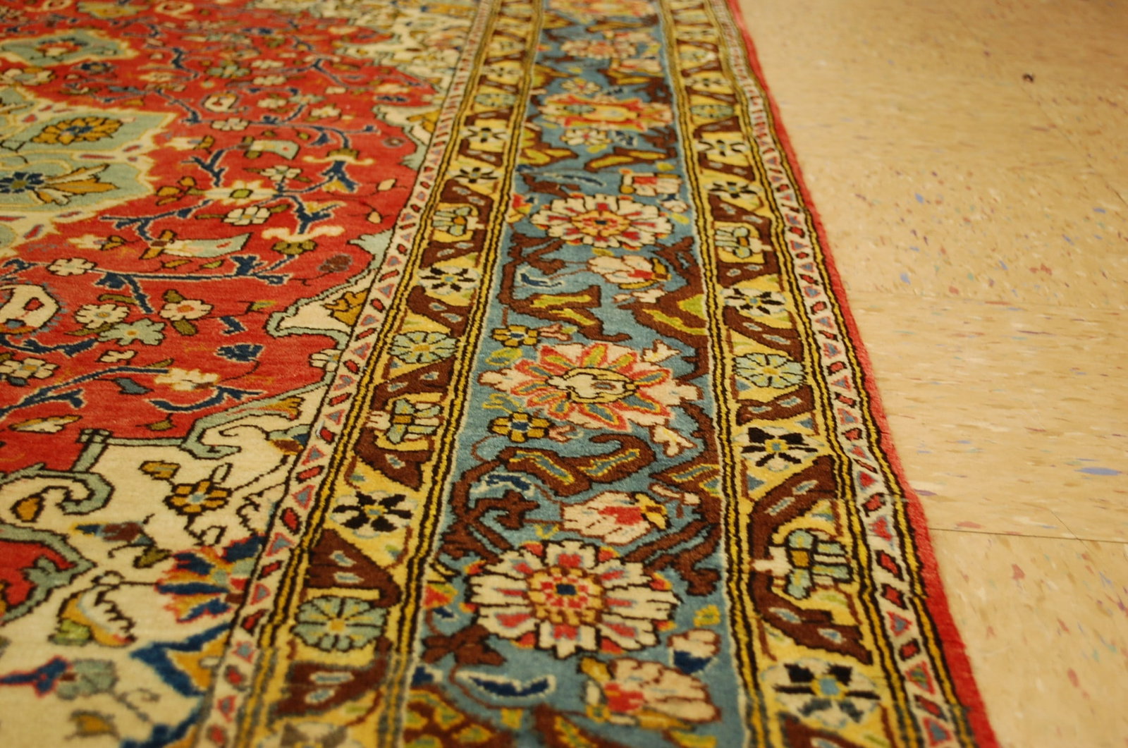 PERSIAN QOME RUG 4' 7" x 6'4" - 8
