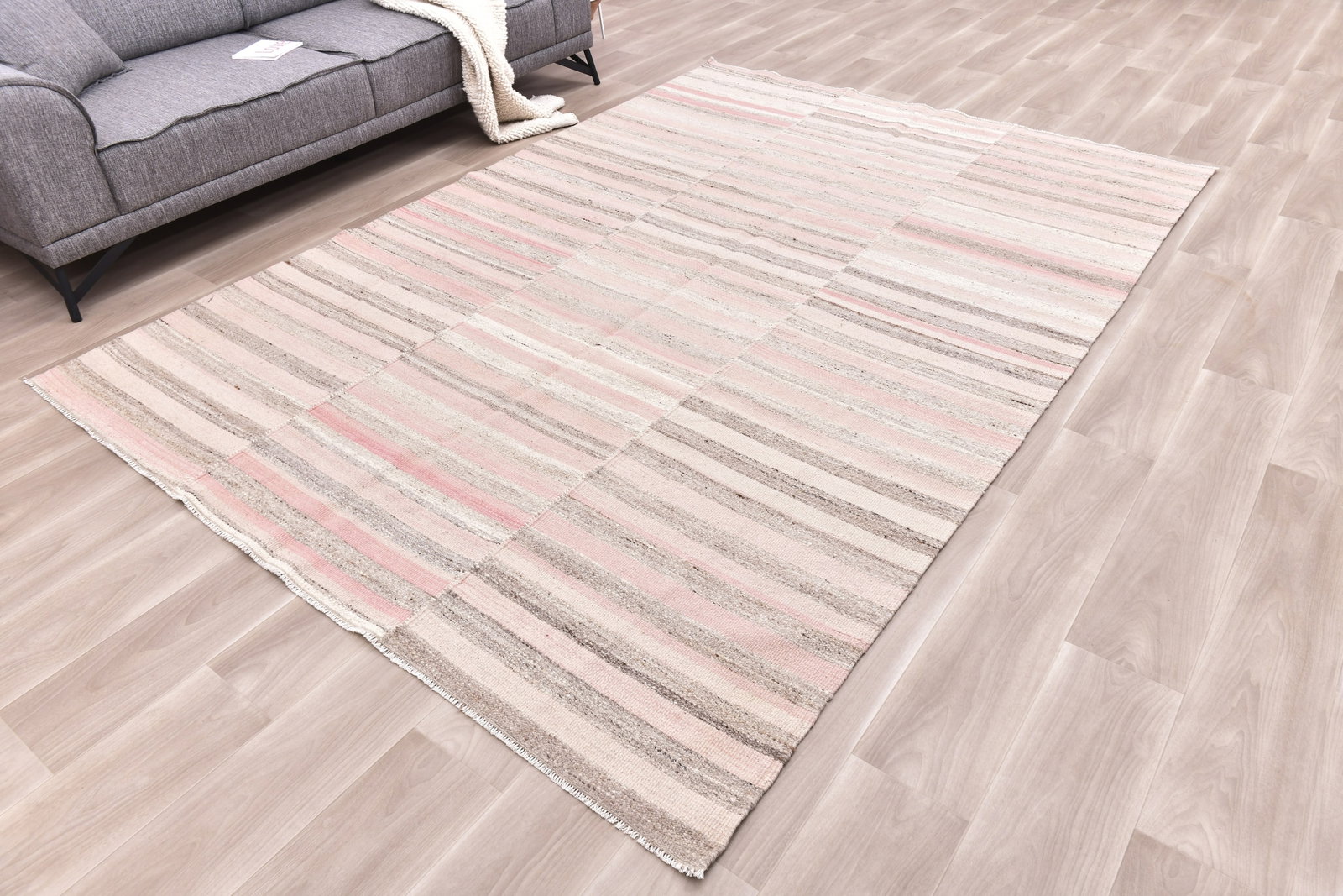 6'9'' x 9'8'' Turkish Handmade Kilim Rug - 240556 - 2