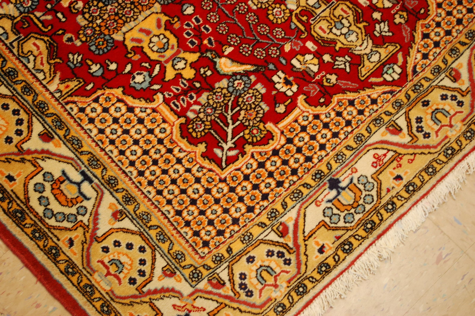 PERSIAN QOME RUG 4' 7" x 6'6" - 7