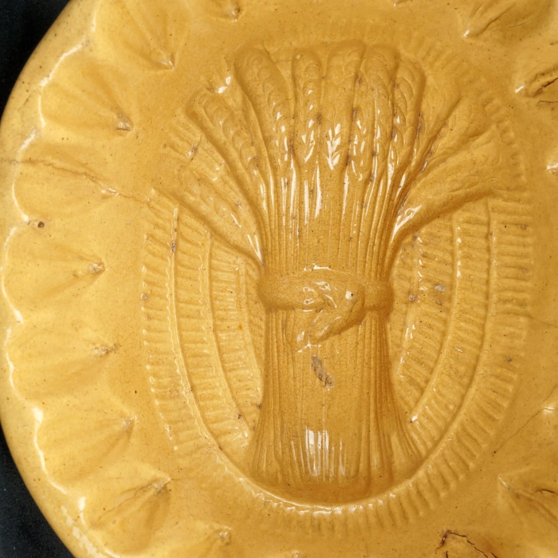 Victorian Yellow Ceramic Mold Wheat Sheaf - 3