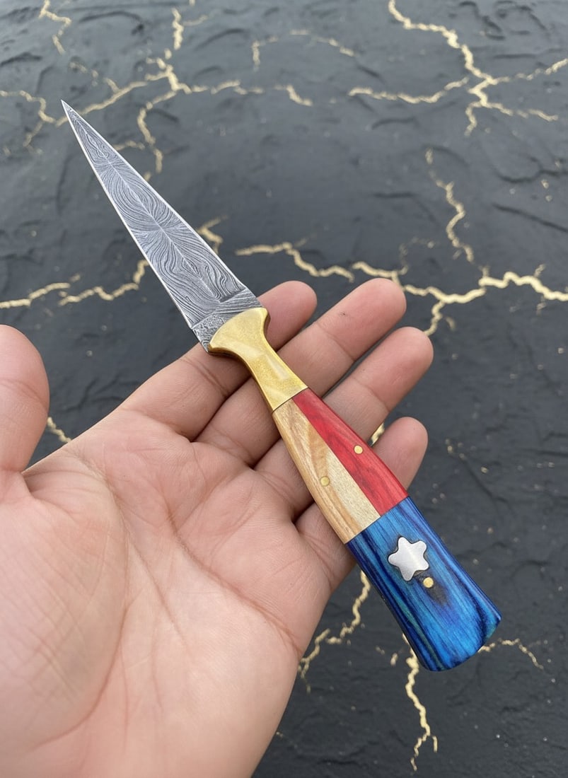 Hand-Forged Damascus Steel Boot Knife Hunting Dagger Bushcraft Tool (1 of 5)