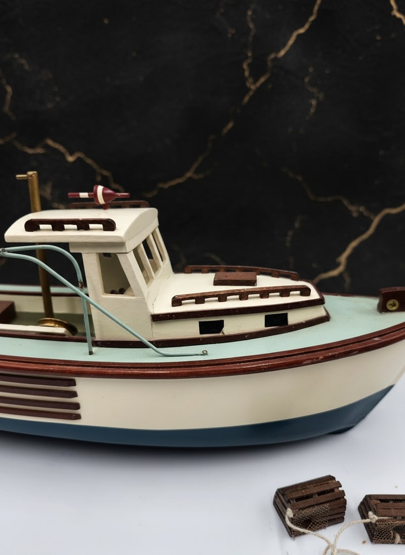 Rustic Wood Fishing Trawler Model Nautical Lobster Boat Tabletop Decor - 3