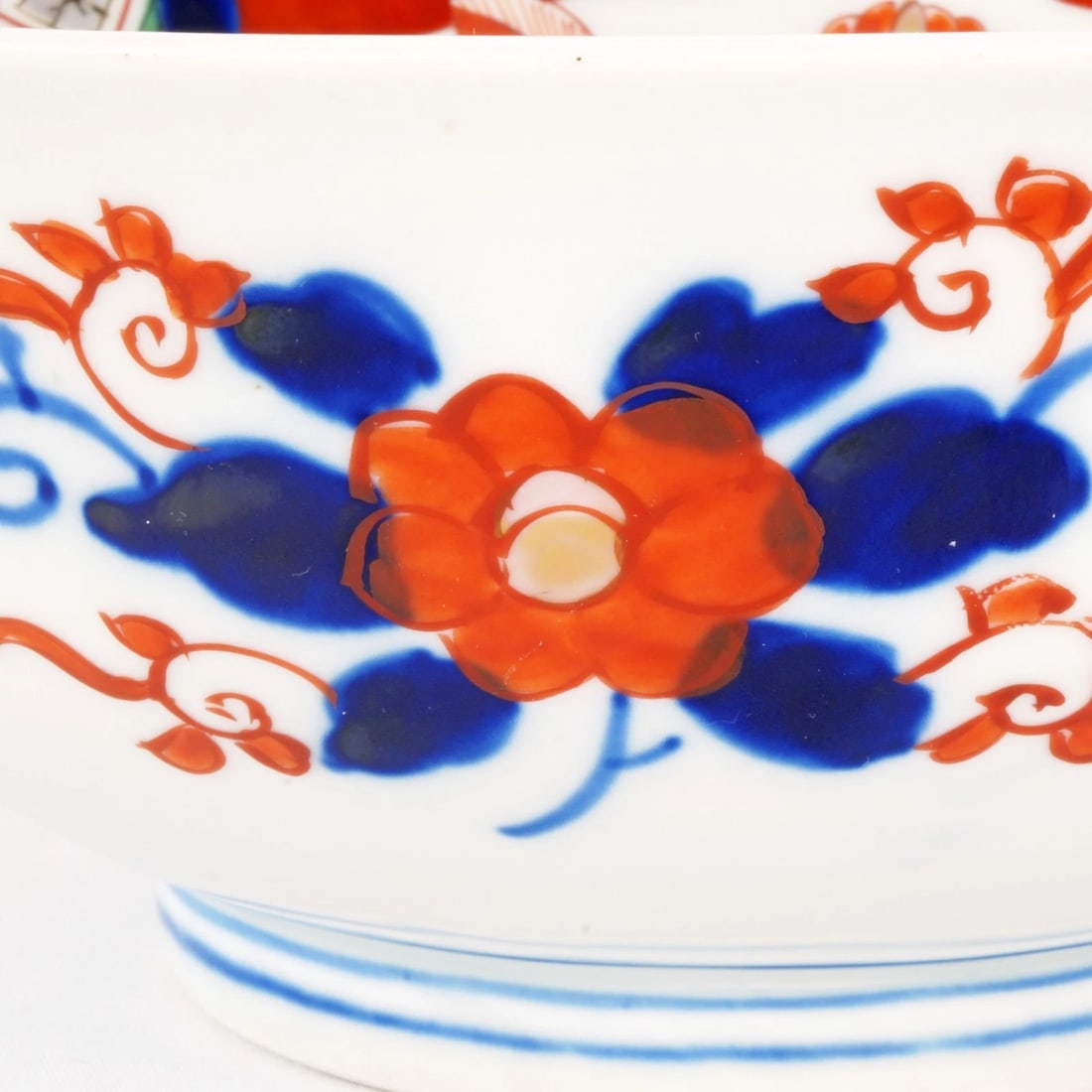 Large Japanese Imari Bowl c 1900 - 10