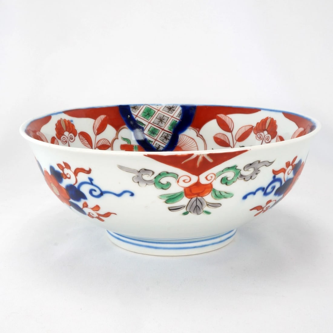 Large Japanese Imari Bowl c 1900 - 5