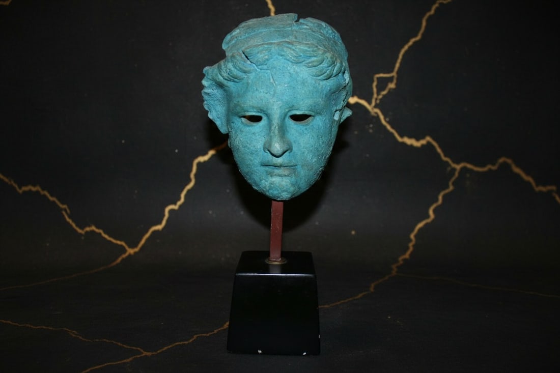 Vintage 1980s Greek Goddess Aphrodite Face Mask Wall Bust Plaster Sculpture: Title:Vintage 1980s Greek Goddess Aphrodite Face Mask Wall Bust Plaster Sculpture Description:Please provide the original product description text you would like me to rewrite. Once you provide the
