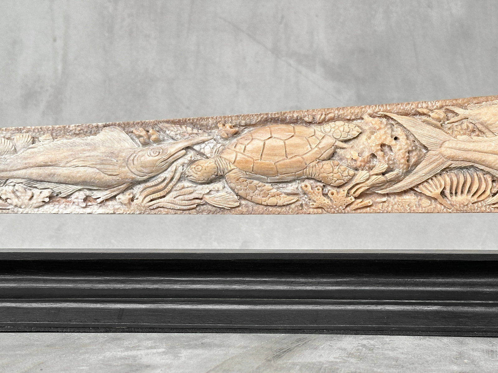 Beautiful engraved Swordfish rostrum - Marine motif - 8