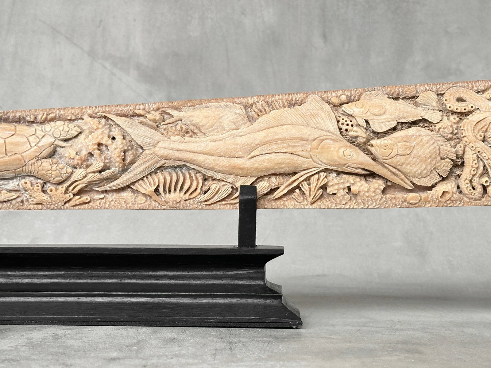 Beautiful engraved Swordfish rostrum - Marine motif - 9