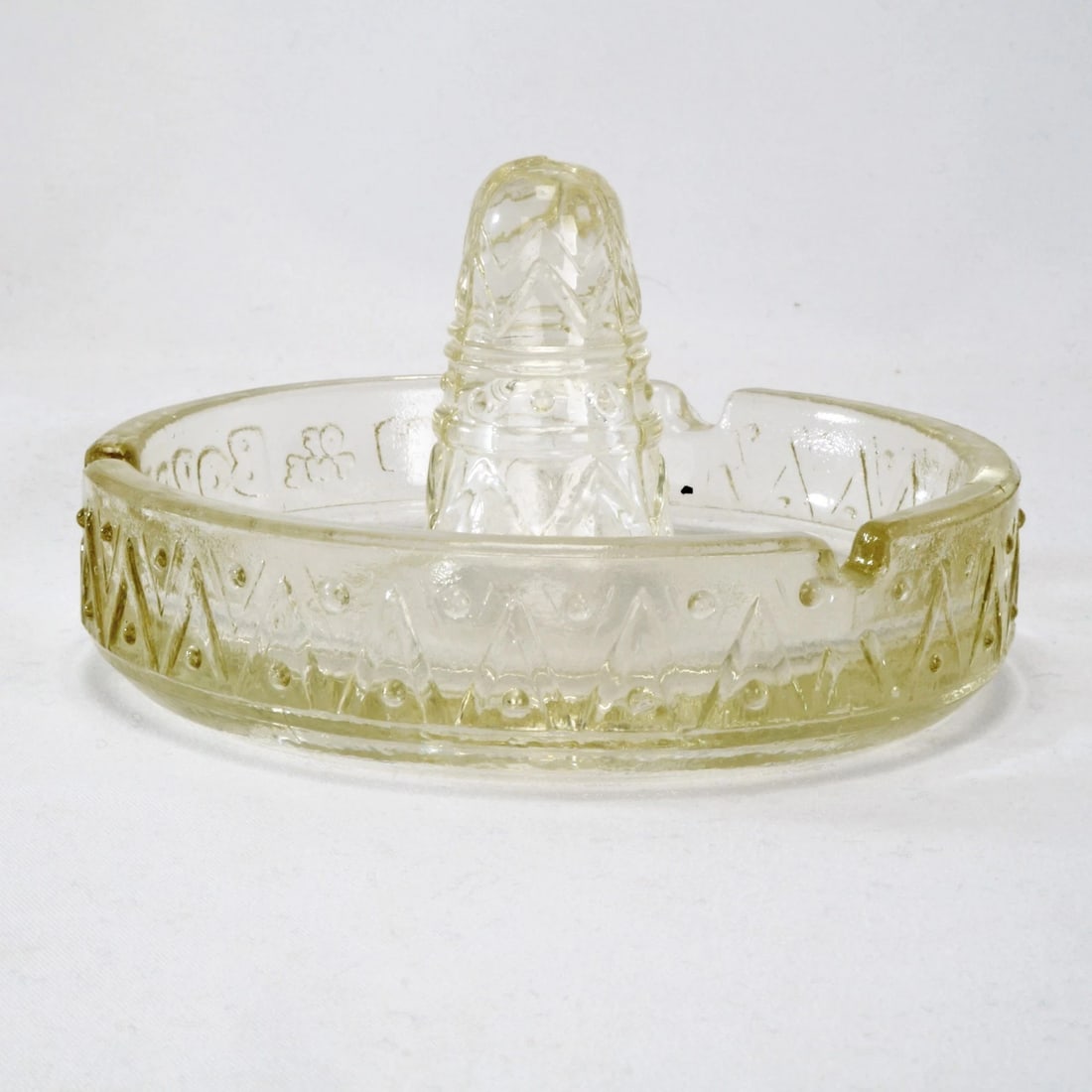 Vintage Glass Sombrero Ashtray - 4