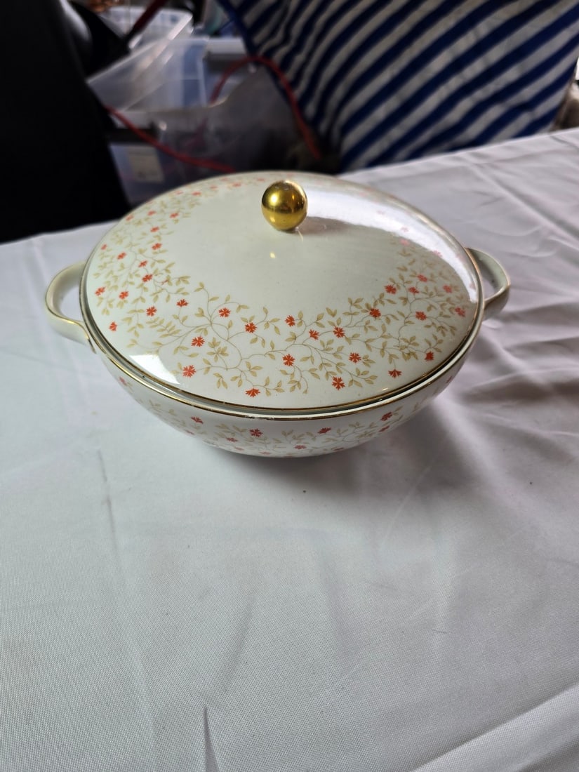 Two Decorative Covered Bowls - 3