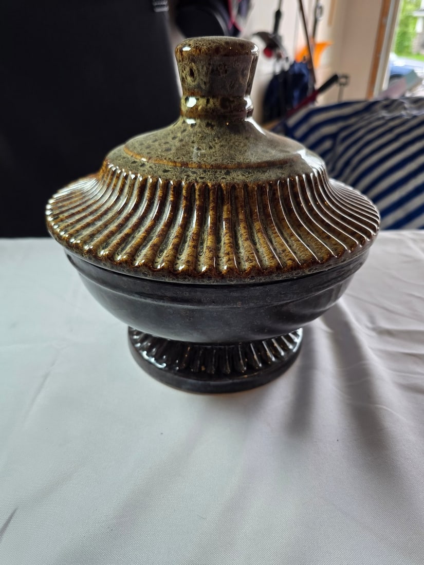 Two Decorative Covered Bowls - 4