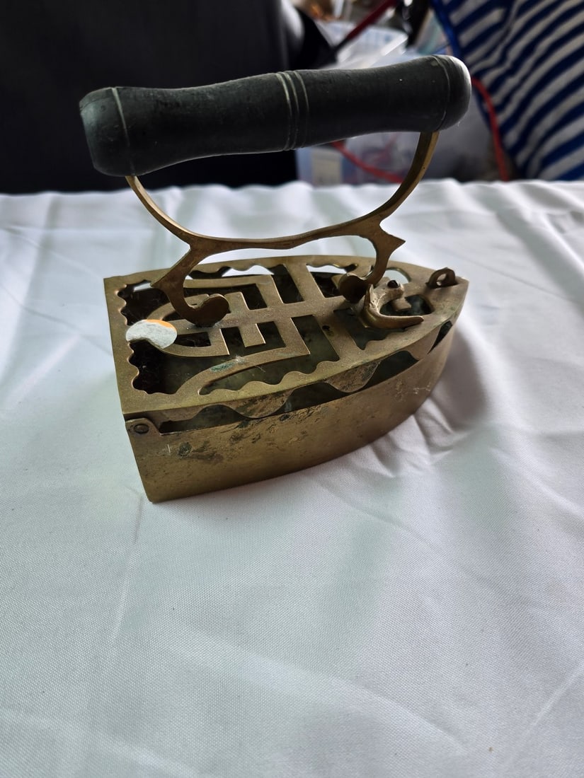 Lodge Cast Iron Mini Pan and Brass Sad Iron - 3