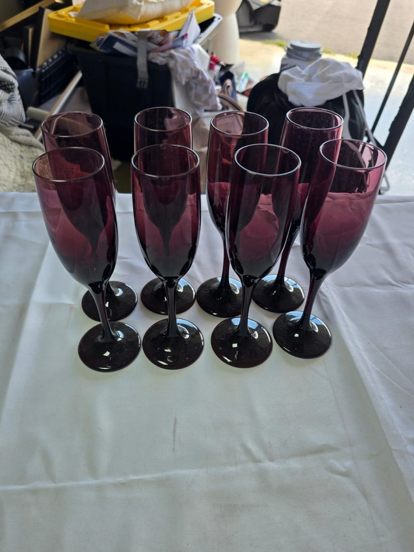 Set of Eight Amethyst Art Glass Champagne Flutes - 2