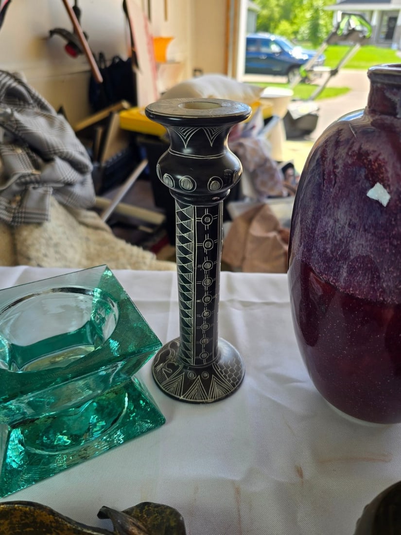 Collection of Decorative Household Items - 3